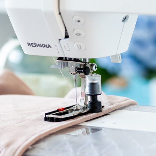 BERNINA 335 - Gen 2 03 2 KF Small Buttonhole Foot B335