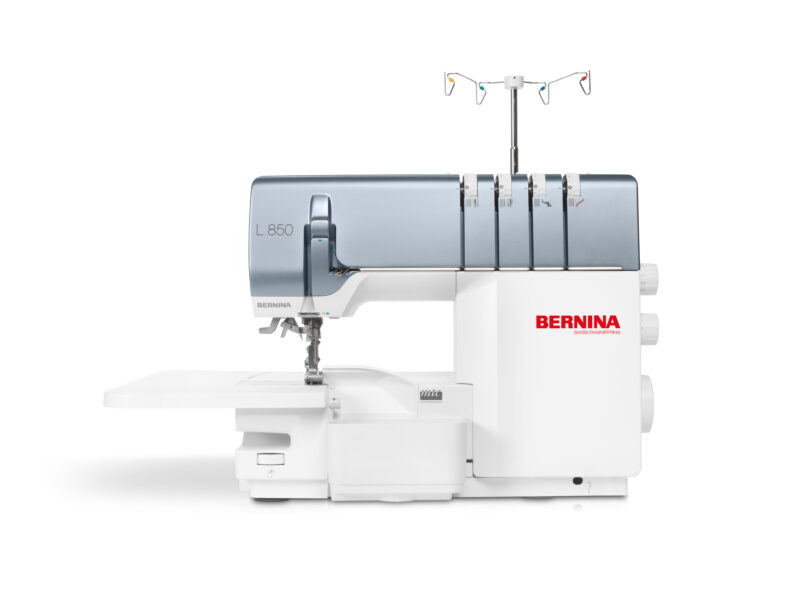 BERNINA L850 Bernina L850 frontal table bin 0058 scaled