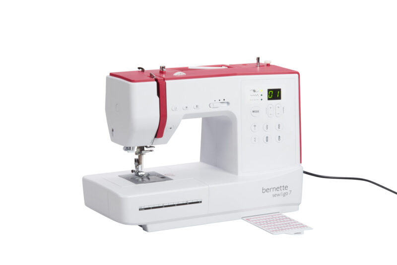 Bernette sew&go 7 bernette sewgo 7 Front stitch plate scaled 1