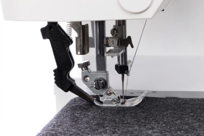 PFAFF ambition 610 10504 Ambition 610 Close Up Grey Cloth 2 scaled 1