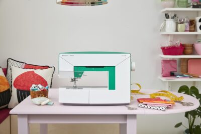 Husqvarna Viking JADE 20 4841 HV Jade20 machine on table clean BMC scaled 1